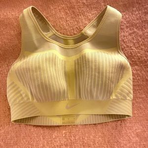 NIKE FE/NOM Flyknit Racerback Sports Bra- Size M